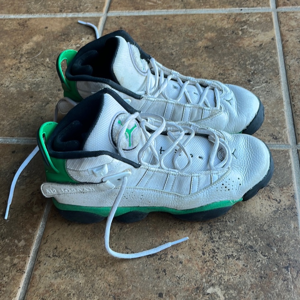 Boys jordan shoes